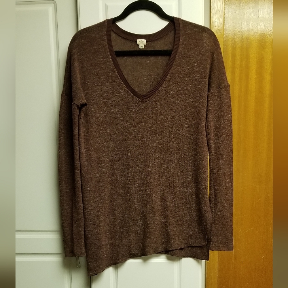 👙Aritzia Wilfred v neck long sleeved top with side opening